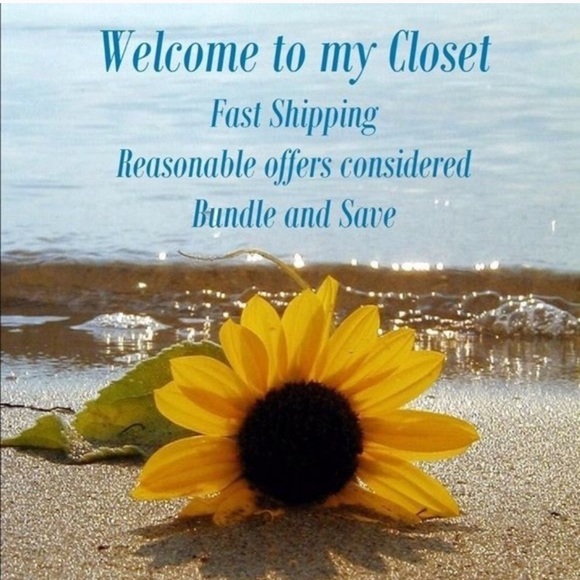 Other - 🌻Welcome to my closet!!🌻
